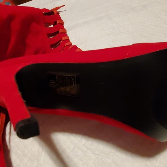 Thigh high boots - Picture 3 of 4